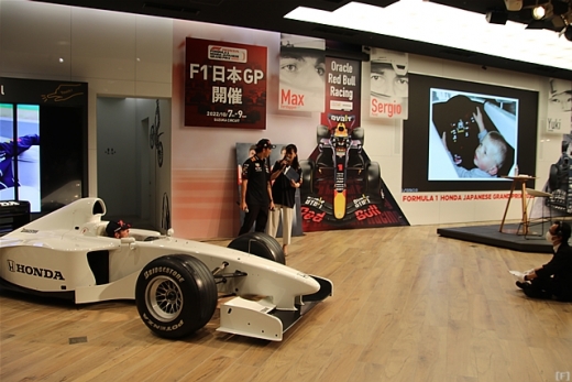 フェルスタッペン、幼少期の“初ホンダF1マシン”と再会 | Formula